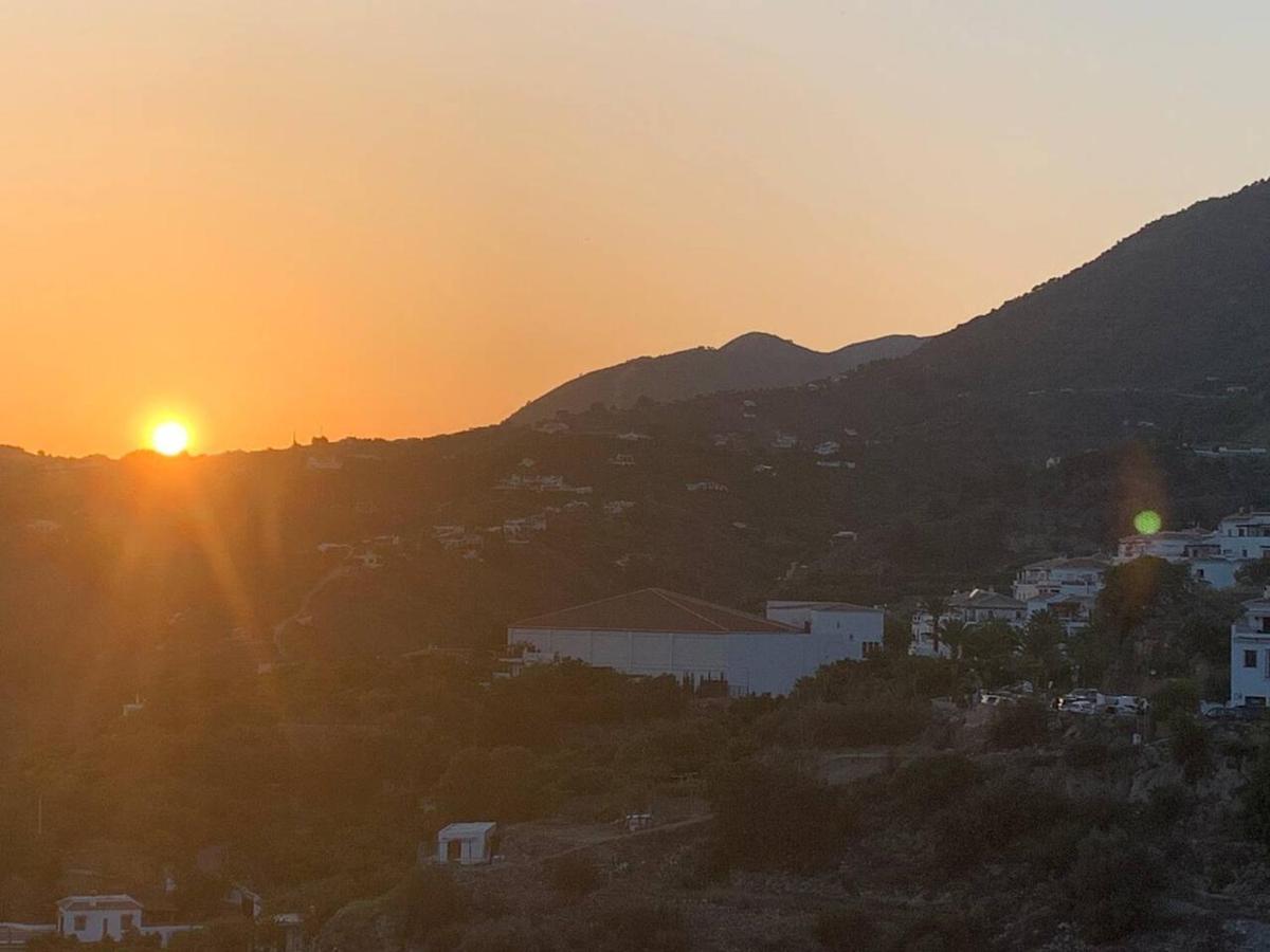 Casita Frigiliana - Stunning New Apartment With Views With Private Parking Space Екстер'єр фото